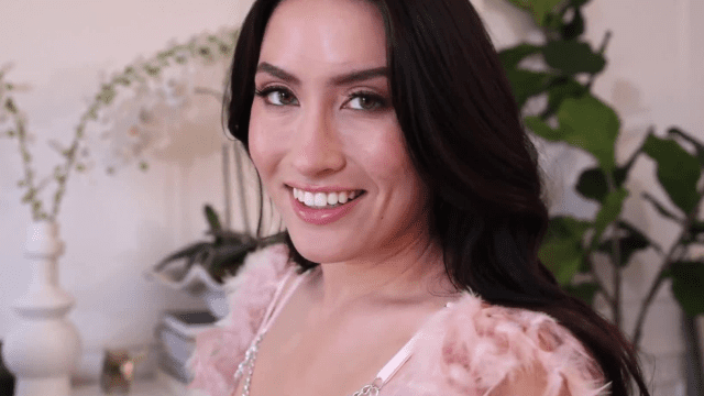 Cô nàng người mẫu đồ lót hàng cực phẩm - gmunutar.sbs