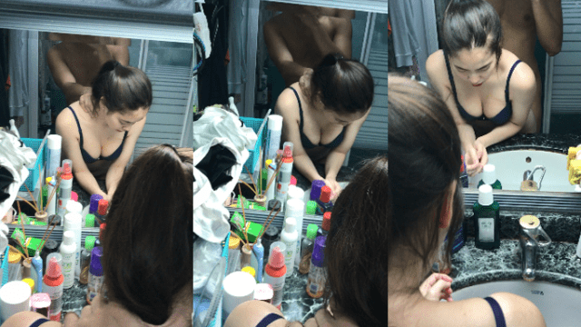 Doggy em trước gương trong nhà vệ sinh - gmunutar.sbs