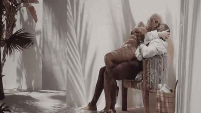 Làm tình cùng em ở phía sau nhà - gmunutar.sbs