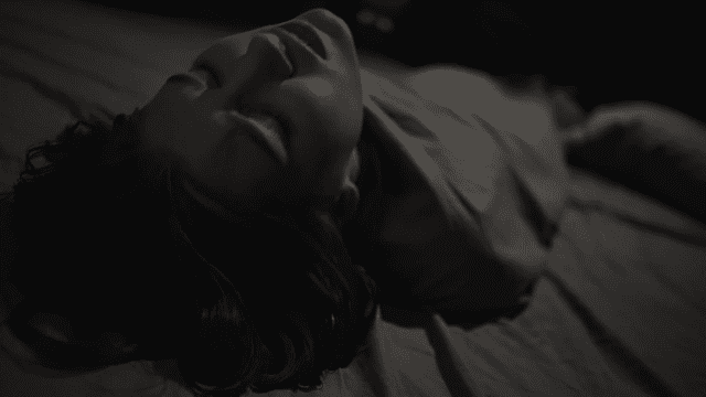 Sung sướng dưới tấm chăn - gmunutar.sbs