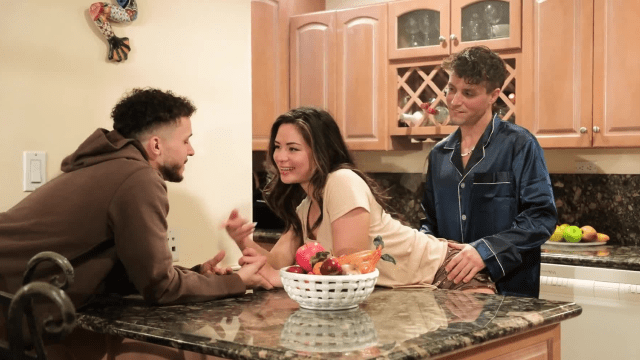 Động cơ thầm kín của đứa em gái cưng - gmunutar.sbs