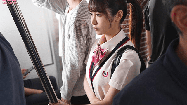 MIDV-599_Em nữ sinh váy ngắn trên tàu điện Ono Rikka - gmunutar.sbs