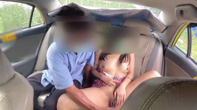 Chú tài xế taxi số hưởng được em gái gạ tình ngay trên xe - gmunutar.sbs